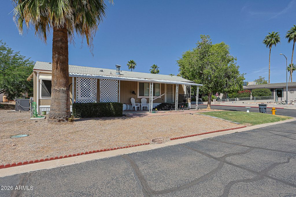 Image 3 of property listing at 6227 N Litchfield Road 47, Litchfield Park, AZ 85340