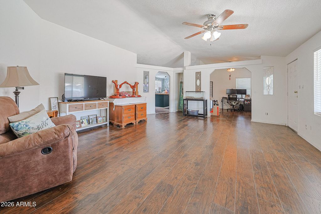 Image 8 of property listing at 6227 N Litchfield Road 47, Litchfield Park, AZ 85340
