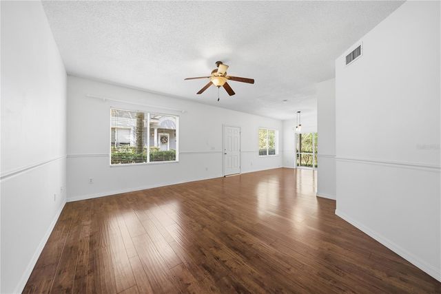 18117 PARADISE POINT DRIVE, Tampa, FL 33647