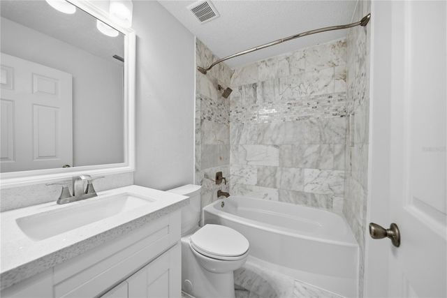 18117 PARADISE POINT DRIVE, Tampa, FL 33647