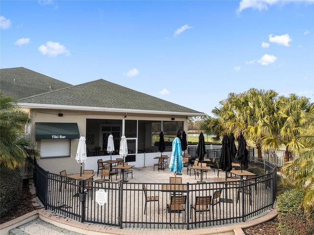 18117 PARADISE POINT DRIVE, Tampa, FL 33647