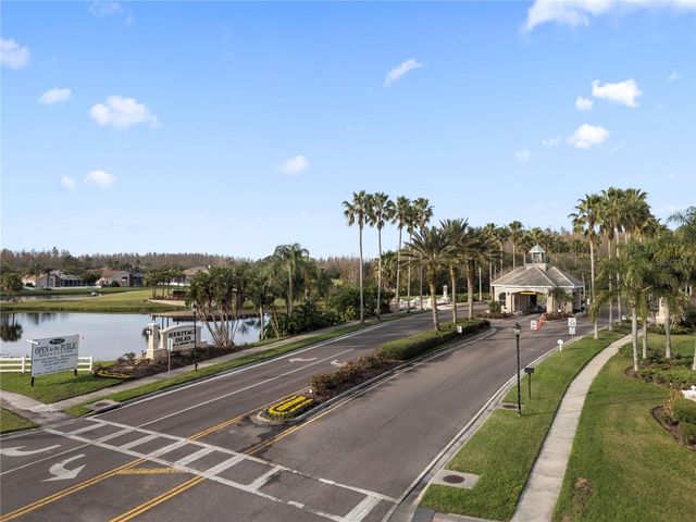18117 PARADISE POINT DRIVE, Tampa, FL 33647