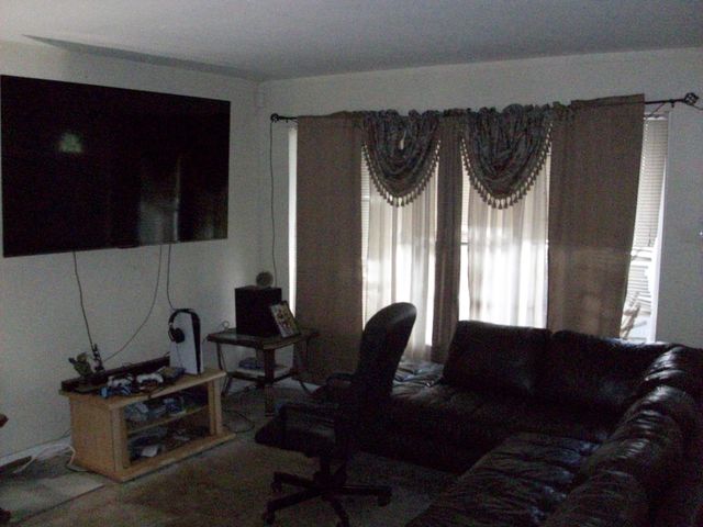 6210 NW 14th Place, Sunrise, FL 33313