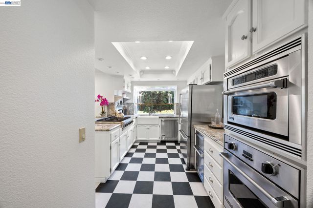 817 Redwood Dr, Danville, CA 94506