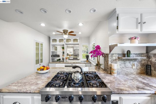 817 Redwood Dr, Danville, CA 94506
