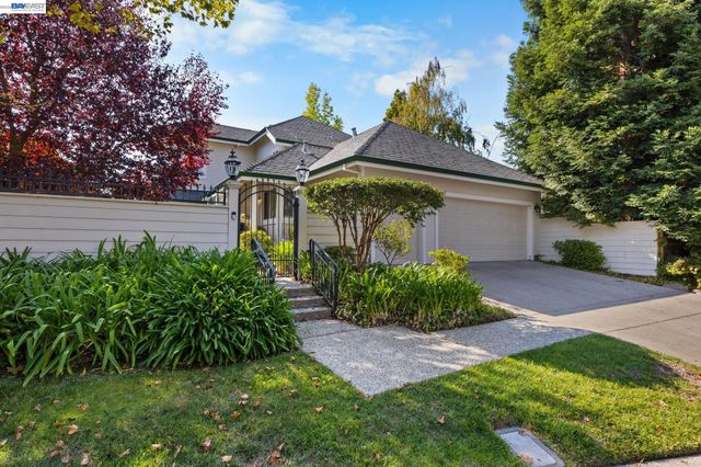 817 Redwood Dr, Danville, CA 94506