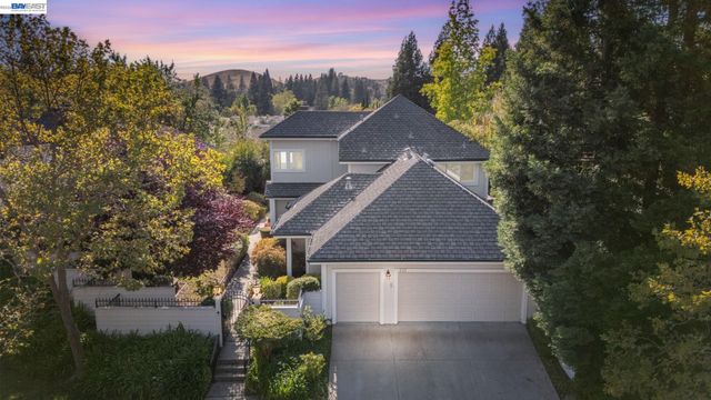 817 Redwood Dr, Danville, CA 94506