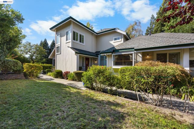 817 Redwood Dr, Danville, CA 94506