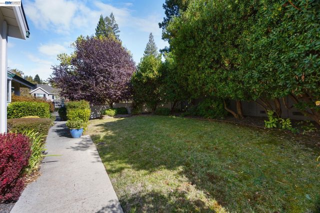 817 Redwood Dr, Danville, CA 94506