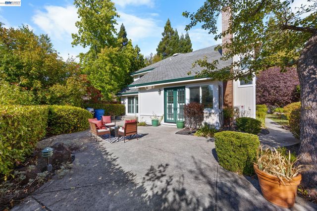 817 Redwood Dr, Danville, CA 94506