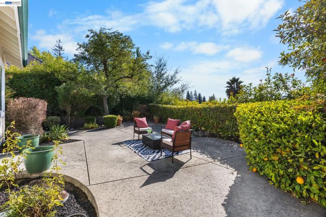 817 Redwood Dr, Danville, CA 94506