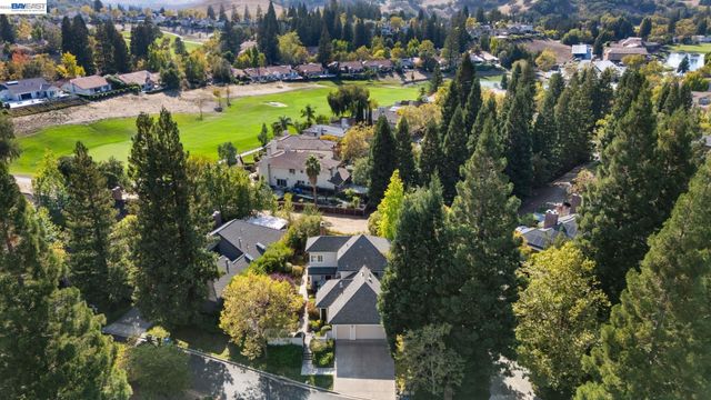 817 Redwood Dr, Danville, CA 94506