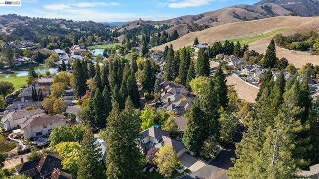 817 Redwood Dr, Danville, CA 94506