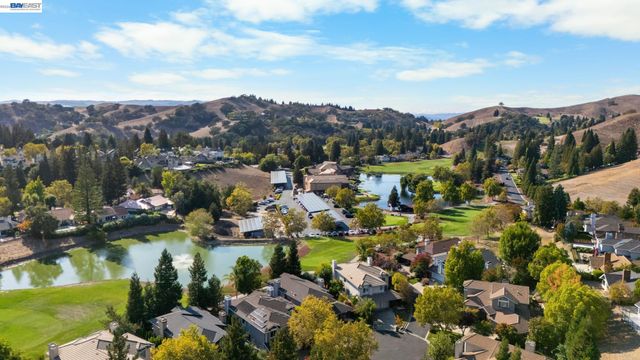 817 Redwood Dr, Danville, CA 94506