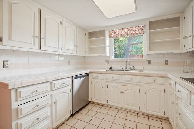 406 Dula Circle, Duncanville, TX 75116