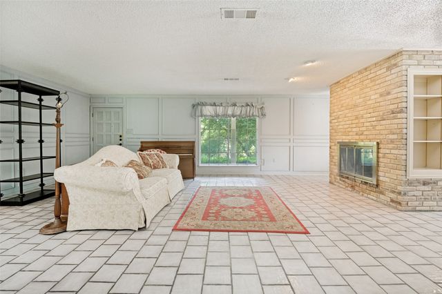 406 Dula Circle, Duncanville, TX 75116