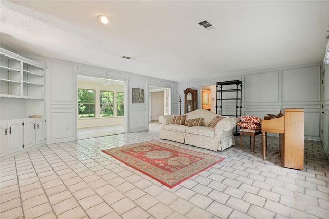 406 Dula Circle, Duncanville, TX 75116