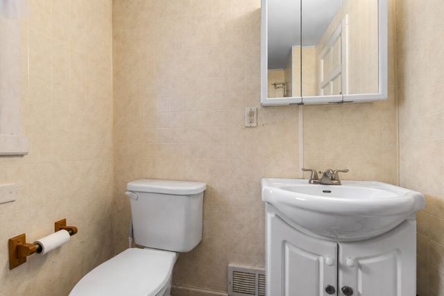 2922 Collins Street, Rockford, IL 61109