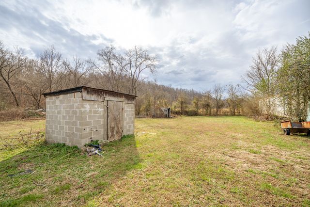1709 Downing Hollow Rd, Waynesboro, TN 38485