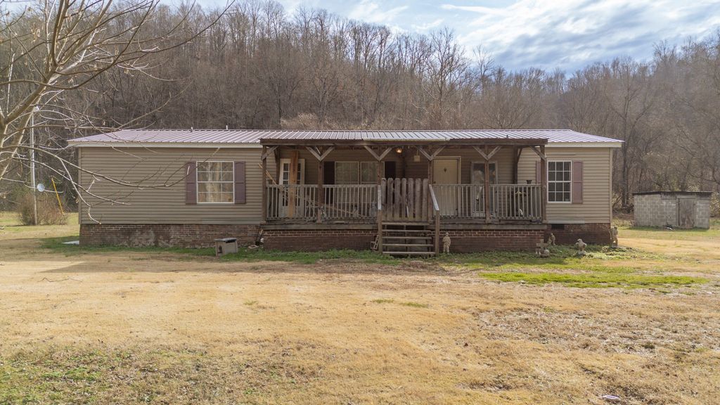 1709 Downing Hollow Rd, Waynesboro, TN 38485