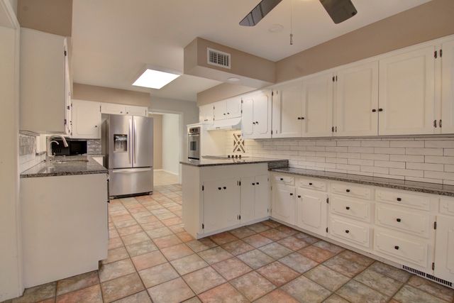 3763 Vinecrest Drive, Dallas, TX 75229