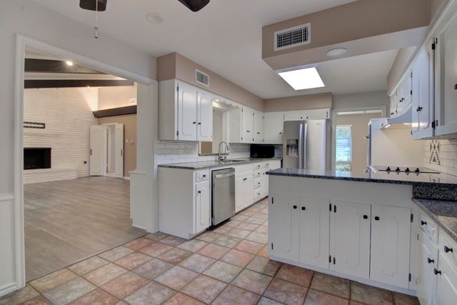 3763 Vinecrest Drive, Dallas, TX 75229