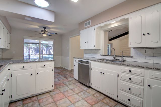 3763 Vinecrest Drive, Dallas, TX 75229