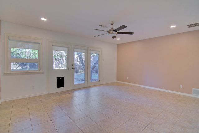 3763 Vinecrest Drive, Dallas, TX 75229