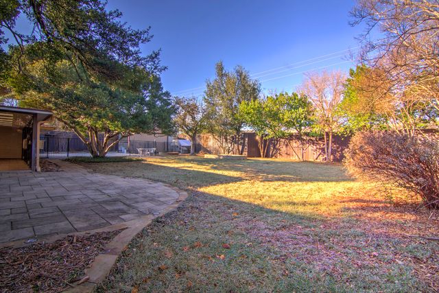 3763 Vinecrest Drive, Dallas, TX 75229