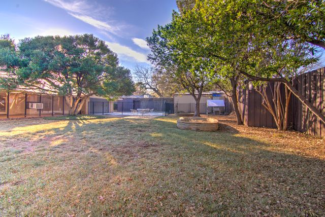 3763 Vinecrest Drive, Dallas, TX 75229