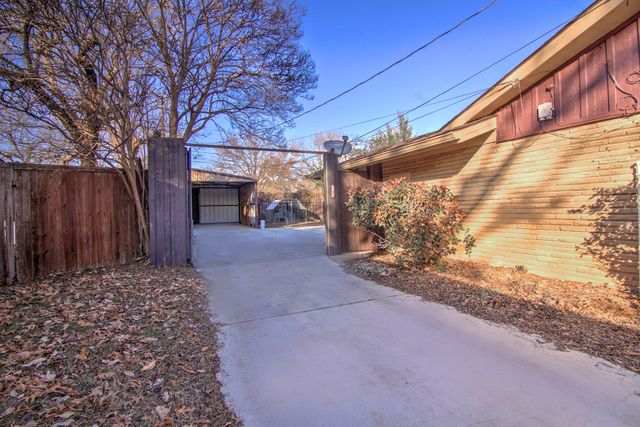 3763 Vinecrest Drive, Dallas, TX 75229