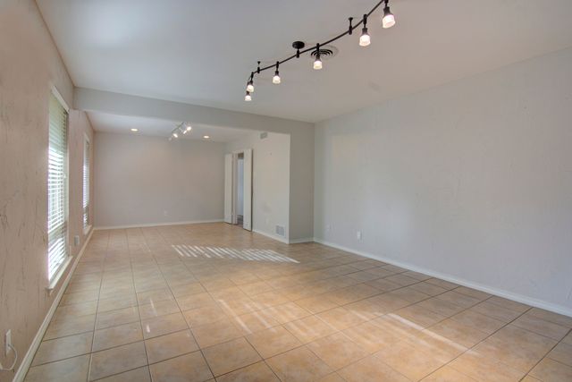 3763 Vinecrest Drive, Dallas, TX 75229