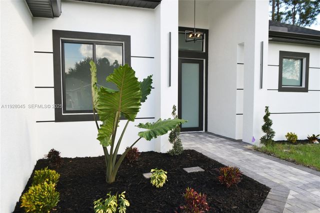 1116 Eight Street, Lehigh Acres, FL 33972