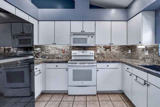 7519 Eagle Point Drive, Delray Beach, FL 33446