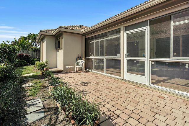 7519 Eagle Point Drive, Delray Beach, FL 33446