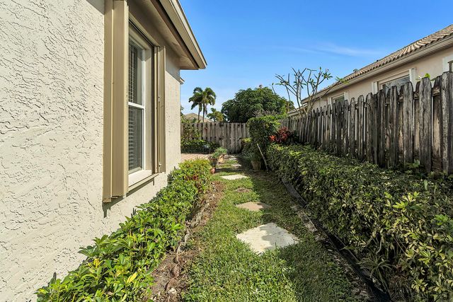 7519 Eagle Point Drive, Delray Beach, FL 33446