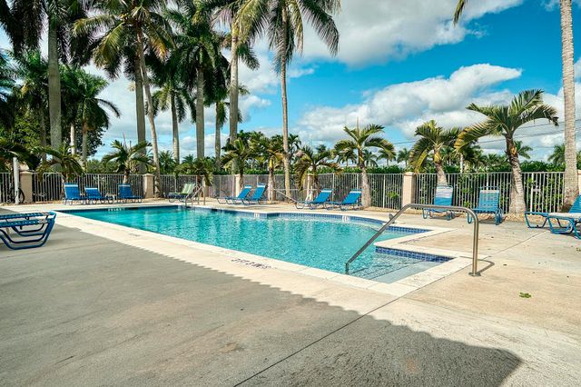 7519 Eagle Point Drive, Delray Beach, FL 33446