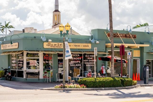 7519 Eagle Point Drive, Delray Beach, FL 33446