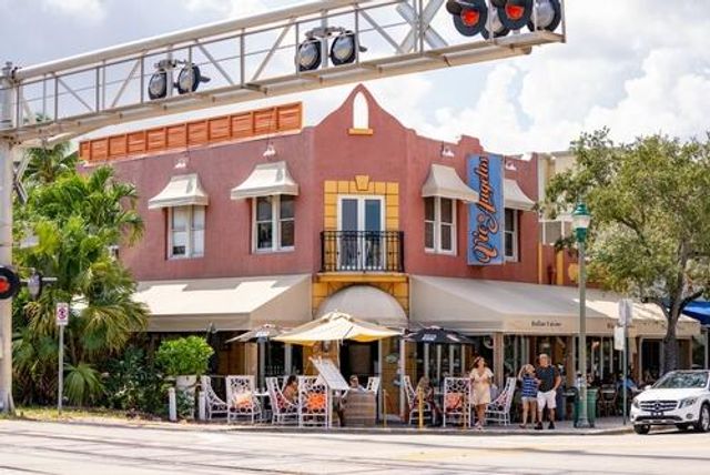 7519 Eagle Point Drive, Delray Beach, FL 33446