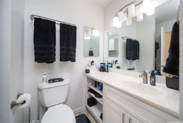 94-1351 Kulewa Loop 17U, Waipahu, HI 96797