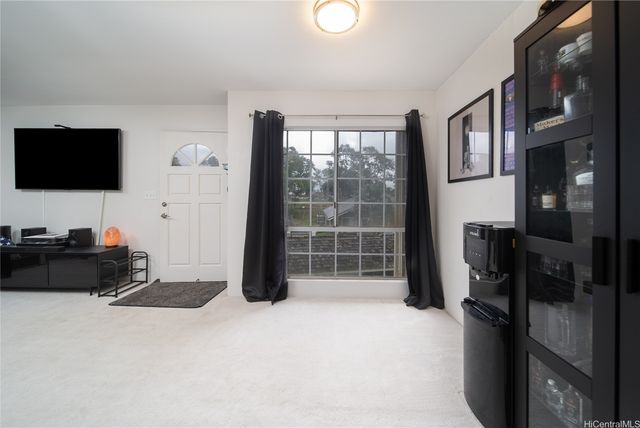 94-1351 Kulewa Loop 17U, Waipahu, HI 96797