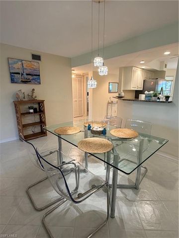360 Horsecreek DR 106, Naples, FL 34110