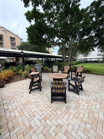 360 Horsecreek DR 106, Naples, FL 34110