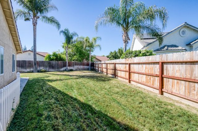 168 Makenna Drive, Madera, CA 93637