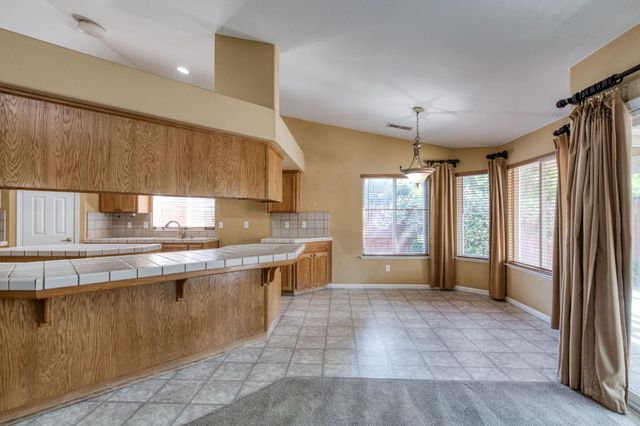 168 Makenna Drive, Madera, CA 93637