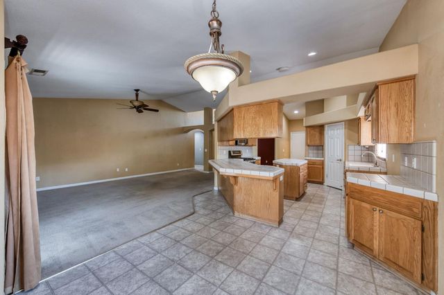 168 Makenna Drive, Madera, CA 93637