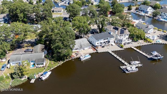 635 Oakwood Drive, Forked River, NJ 08731
