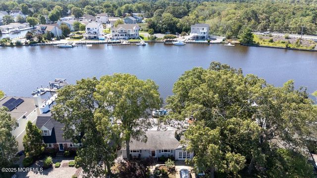 635 Oakwood Drive, Forked River, NJ 08731