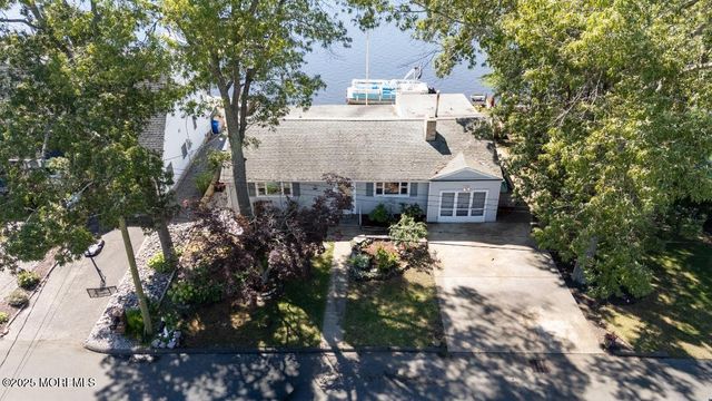 635 Oakwood Drive, Forked River, NJ 08731