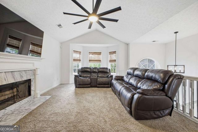 30 Kingston Pointe Drive, Kingston, GA 30145